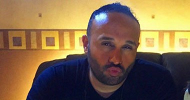 بالفيديو والصور.. مصطفى محفوظ يطرح أغنيته "بوز البطة"