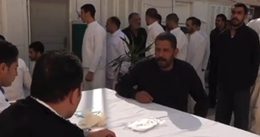 الداخلية: نرحب بزيارة النيابة للسجون وغرف الحجز بأقسام الشرطة.. نعامل المحتجزين بإنسانية ولا يوجد فى قاموسنا مصطلح "تعذيب".. نسمح بخروج السجناء لحضور عزاء أقاربهم وننظم قوافل طبية للكشف عليهم 