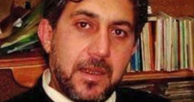 "أفكر بالجثث المرمية فى المدن والبلدات".. آخر ما كتبه الشاعر بشير العانى