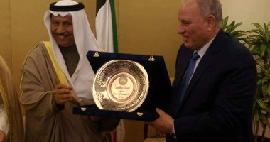 وزير العدل يلتقى رئيس مجلس وزراء دولة الكويت