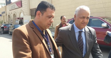 بالصور..خالد يوسف ومصطفى بكرى يستقبلان أعضاء تمرد لسحب الثقة من عكاشة