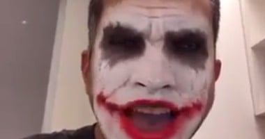 باسم يوسف ينشر فيديو على "فيس بوك" يقلد فيه شخصية الجوكر فى فيلم "باتمان"