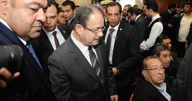 بعد مقتل عامل على يد أمين شرطة بالرحاب.. وزير الداخلية: حريصون على تنقية أنفسنا ومحاسبة المخطئ.. قانون هيئة الشرطة الجديد ينظم علاقتنا مع المواطن.. مجدى عبد الغفار: لن نتخاذل عن تنفيذ القانون