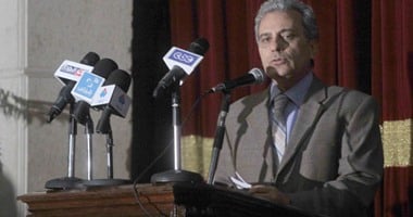 جابر نصار: توفير سيارات "طفطف" لنقل الطلاب ذوى الإعاقة داخل الجامعة