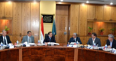 وزير البترول: نولى اهتماما متزايدا لتعميق التصنيع المحلى للمعدات البترولية