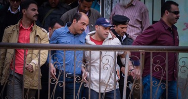 القضاء ينتصر لـ"سيدات مصر".. الحبس 3 سنوات لـ"تيمور السبكى" بتهمة نشر أخبار كاذبة وسب نساء الصعيد.. الدفاع: توقعنا حكم الإدانة.. ترحيل المتهم إلى السجن لقضاء العقوبة.. و30 مارس أولى جلسات الاستئناف