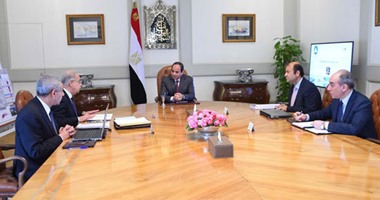 الرئيس يبحث عددا من المشروعات مع شريف إسماعيل ووزيرى التموين والصناعة.. السيسى يوجه بإنشاء شركة لإدارة مدينة الأثاث بدمياط.. وبدء المرحلة الثانية من مدينة الجلود بالروبيكى.. وطرح مناطق صناعية جديدة