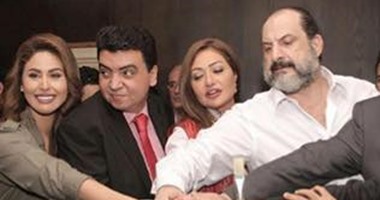 خالد الصاوى ينشر صورا بصحبة ليلى علوى فى احتفالية بدء مسلسلهما الجديد
