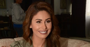 مى سليم تنشر صورة تجمعها بحماقى ومنى زكى على وجبة سحور