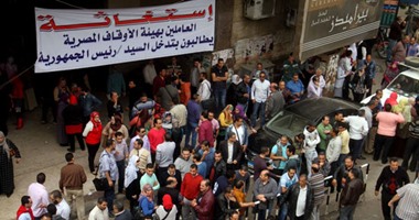 عاملون بهيئة الأوقاف يواصلون الإضراب.. ومفاوضات للعودة إلى العمل