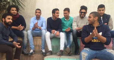 بالصور.. مدرج المواهب بجامعة حلوان.. غناء ورقص وتمثيل بيت بوكس وفويس أوفر.. حكايات وكواليس يرويها الطلبة عن مدرج 18 بيت المواهب فى الجامعة.. ورسومات الجرافيتى تزين المكان