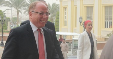 بالصور.. وزير الثقافة يحضر مسابقة طلاب الهندسة للروبوت بالجامعة البريطانية