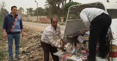 عرض سناكس فاسد ضبط داخل مصنع فى الجيزة على لجنة لفحصه تمهيدا لإعدامه