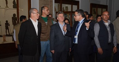 بالصور.. رئيس مقدونيا يزور المتحف المصرى