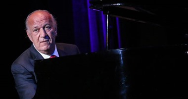 بالصور.. عمر خيرت يشعل مسرح سيد درويش بالإسكندرية