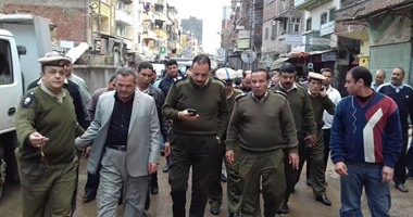 بالصور.. رفع 250 طن قمامة خلال حملة مكبرة بالمحمودية فى البحيرة