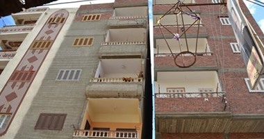 حى الجمرك بالإسكندرية يخطر سكان عقار مائل بسرعة إخلاؤه لإزالته