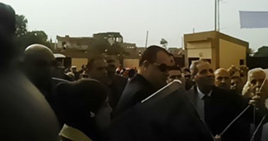 بالصور.. وصول وزير التعليم لمدرسة سيد المراسلين بالفيوم