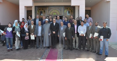 محافظ الوادى الجديد يكرم أعضاء القافلة الطبية لجامعة الأزهر