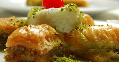 طريقة عمل البقلاوة بسهولة فى البيت