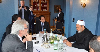 بالصور.. شيخ الأزهر:مستعدون لتدريب أئمة أوروبا لنشر ثقافة الوسطية والتعايش والسلام