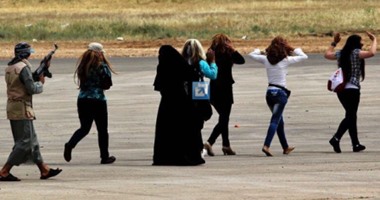 من "العضاضة الحديدية" لـ "الذبح" .. 7 جرائم لـ "داعش" فى حق المرأة
