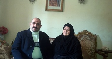 الأم المثالية لـ"شهداء الداخلية": "عندى 3 ضباط احتسبت أحدهم  شهيداً للوطن مثل والده"..واتمنى من الله أن يحفظ جميع أبناء مصر..وشقيق الشهيد: تفرغت لتربيتنا بعد استشهاد والدى وكانت أكثرنا صبراً وإيماناً