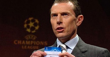 الإعلام الكتالونى يهاجم ريال مدريد بعد تجديد تهمة "الكرات الساخنة"