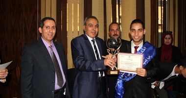 جامعة طنطا تكرم الطلاب المثاليين وتساعدهم على التفوق والتميز