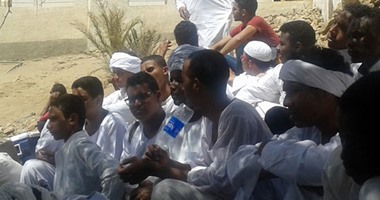 بالصور.. مسلسل "منير" ينتهى من تصوير مشهد "هجرة النوبيين" فى أسوان
