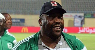 بالصور .. شعار الأهلى يظهر فى مواجهة الزمالك ودوالا الكاميرونى