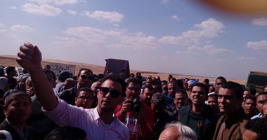 صحافة المواطن.. بالصور: ملاك "القادسية" يتظاهرون لتقنين أوضاعهم وتوصيل المرافق