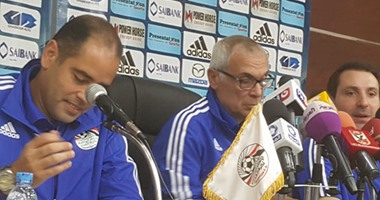 كوبر المرح يتقمص دور "الحرامى" فى فندق المنتخب