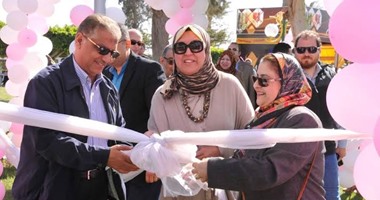 رئيس النادى العام بهيئة قناة السويس يفتتح المعرض السنوى للجنة النشاط النسائى