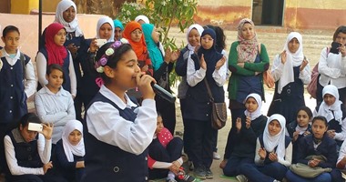 بالصور.. مدرسة عمر بن الخطاب الإعدادية بنات تقيم احتفالاً بمناسبة عيد الأم