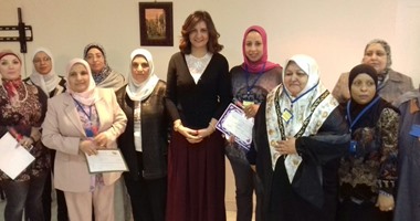 بالصور.. وزيرة الهجرة تكرم 14 أما مثالية احتفالا بعيد الأم