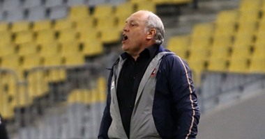 معركة بين جمهور الأهلى على "تويتر" بعد تصدر" إقالة مارتن يول" التريند