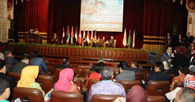 بالصور.. جامعة القاهرة تكرم الأمهات المثاليات باحتفالية "عيد الأم"
