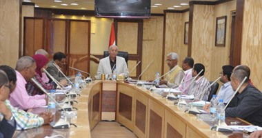 محافظ أسوان يحيل مدير الإدارة التعليمية بدراو للتحقيق