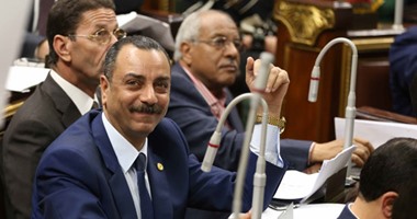 بالصور.. نواب يعترضون على تقرير لجنة التحقيق مع نائب التطبيع ويطالبون بإسقاط عضويته