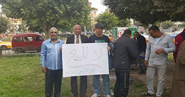 وقفة احتجاجية بالإسماعيلية لرفض مزاد بيع الأراضى بالمحافظة