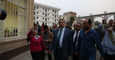 بالصور.. نائب التطبيع يغادر البرلمان بعد تصويت أغلبية النواب على إسقاط عضويته