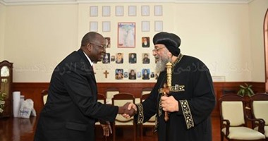 البابا تواضروس يلتقى سفيرى الإمارات وجنوب السودان بالمقر الباباوى