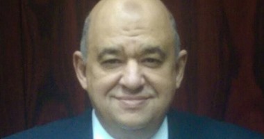 وزير السياحة يصل مطار القاهرة لاستقبال ركاب الطائرة المحررة