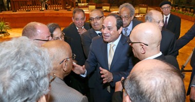 بالصور..الرئيس فى لقاء المفكرين:القضاء على احتكار السلطة أعظم إنجازات ثورتى المصريين..الدول لا تقوم إلا بالعرق والجهد..والإفراج عن 4 دفعات من المحبوسين..وحرية الإعلام تستهدف منحه الفرصة للتنظيم الذاتى