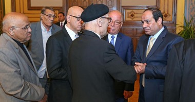 السيسى للمثقفين: لا أحد يستطيع البقاء فى الرئاسة أكثر من الفترة المقررة