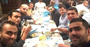 بالصور.. "عزومة سمك"مكافأة يد الزمالك بعد الفوز على الأهلى