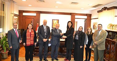رئيس جامعة الإسكندرية يستقبل المدير التنفيذى لهيئة فولبرايت