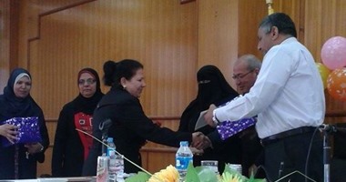 صحة شمال سيناء تكرم الأمهات والآباء المثاليين بالمديرية