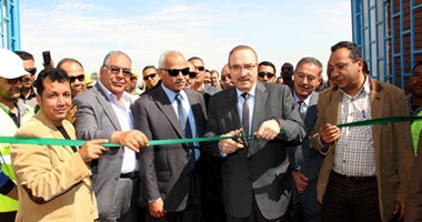 بالصور.. محافظ بنى سويف يفتتح محطة رفع الصرف الصحى فى قرية بنى عفان